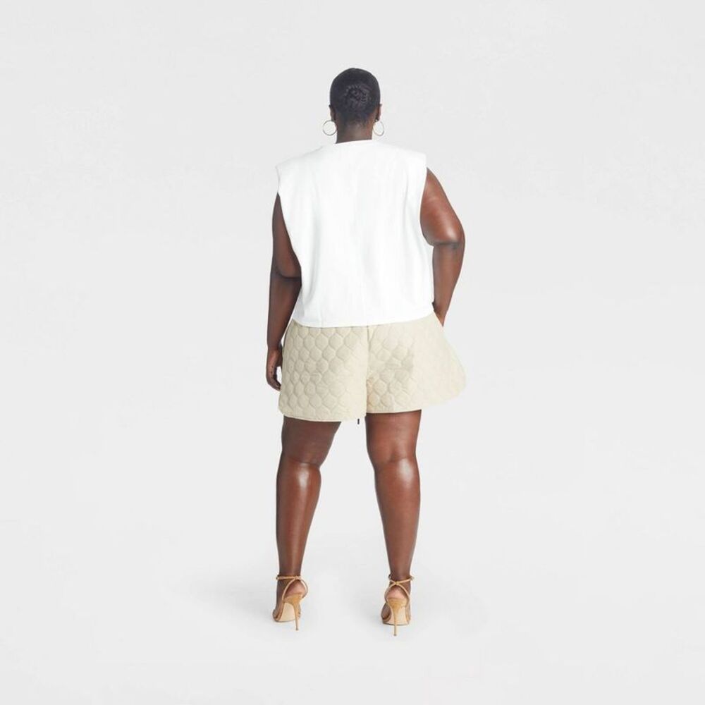 KBB by KAHLANA Women's Mid-Rise 'The Quilted Shorts' - Khaki 2X - Picture 4 of 4